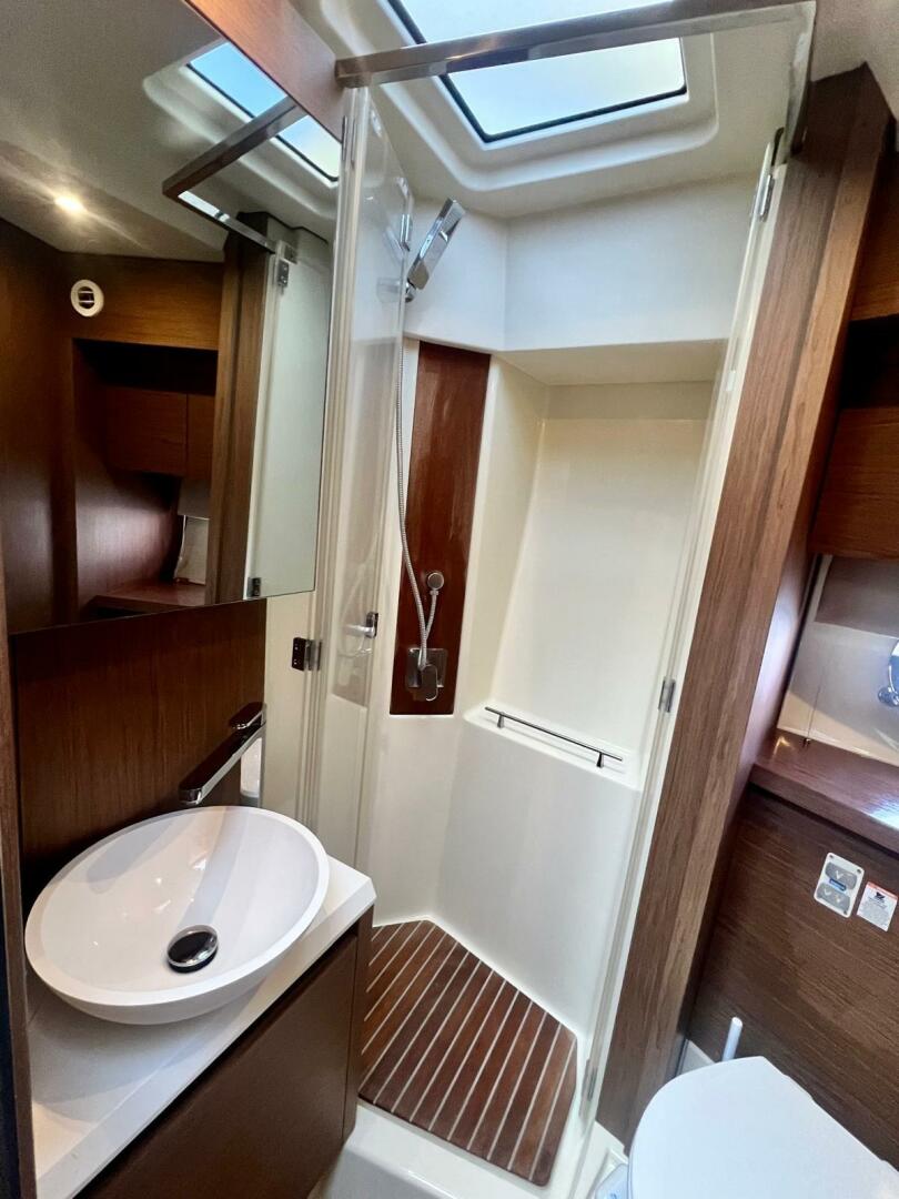 2017 Beneteau Monte Carlo 4 - Image 29