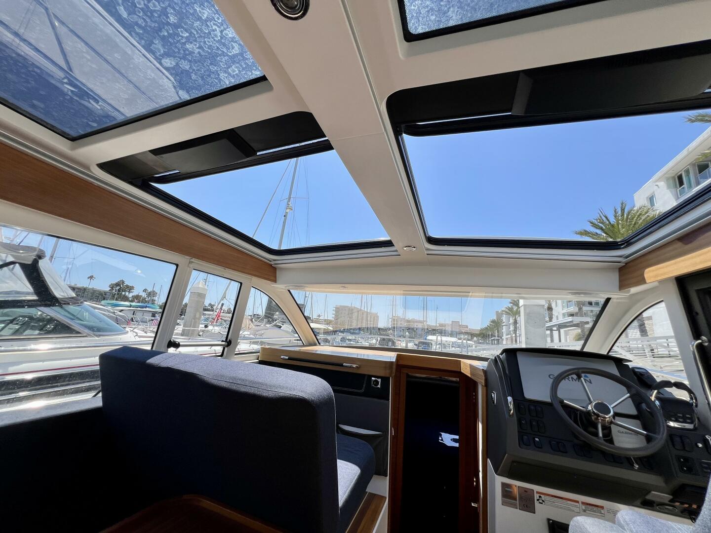2018 Nimbus 365 Coupe - Image 51