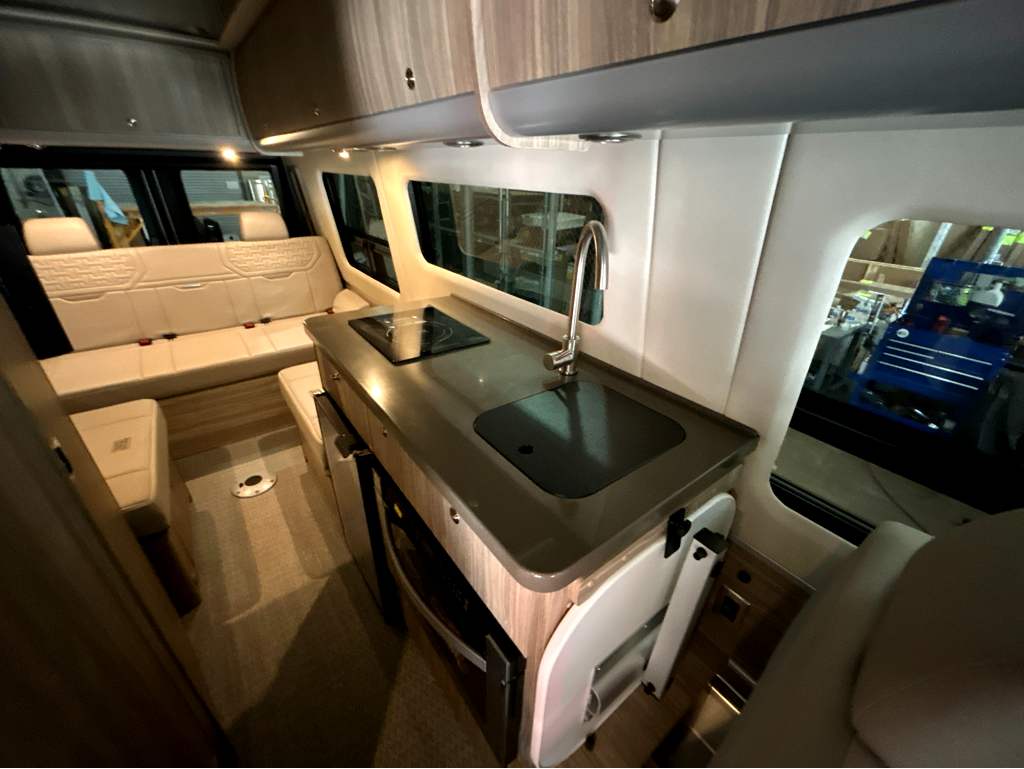 2027 AIRSTREAM INTERSTATE 24GL - Image 11