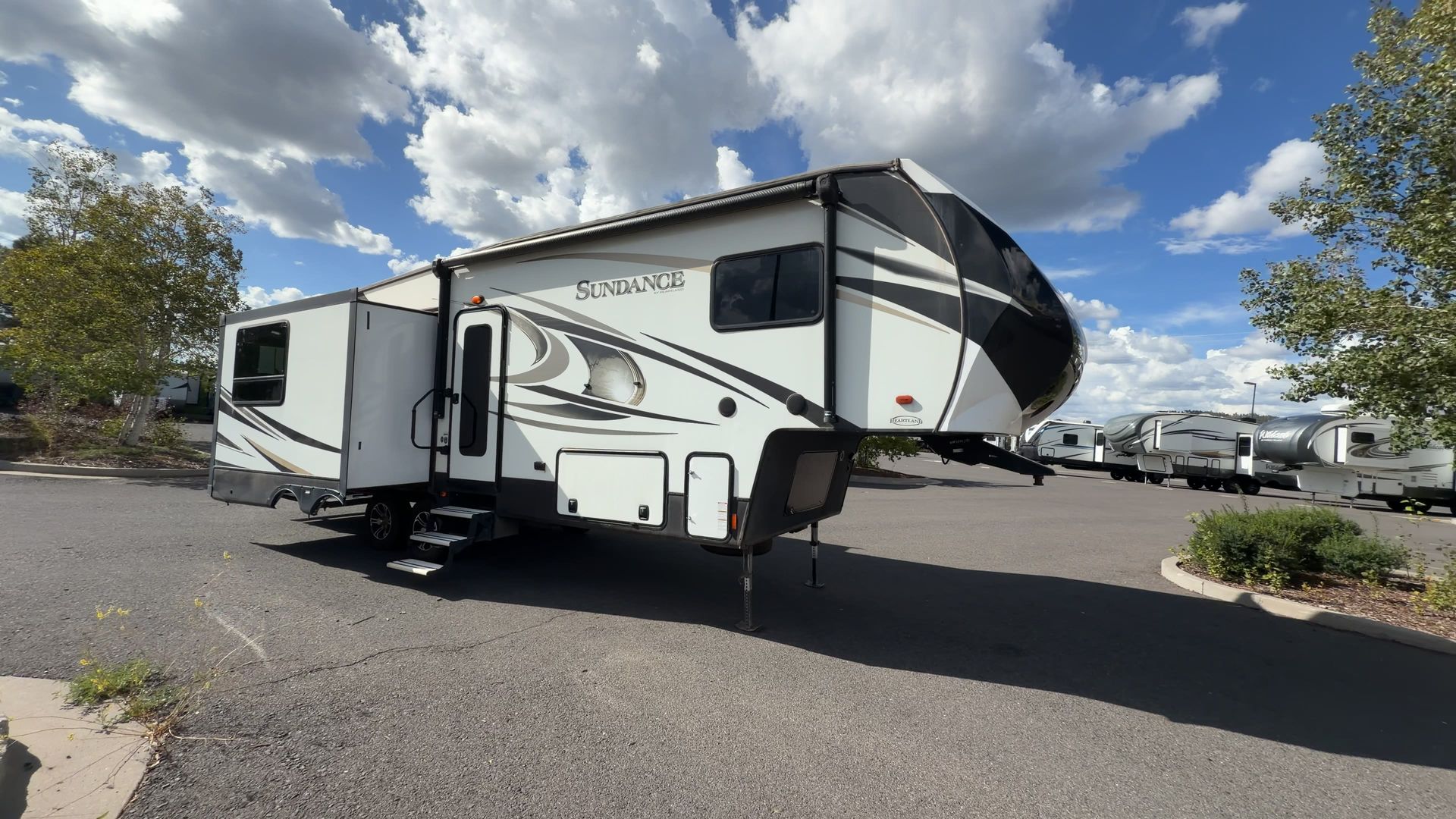 2018 Heartland Sundance XLT SD XLT 289 TS - Image 1