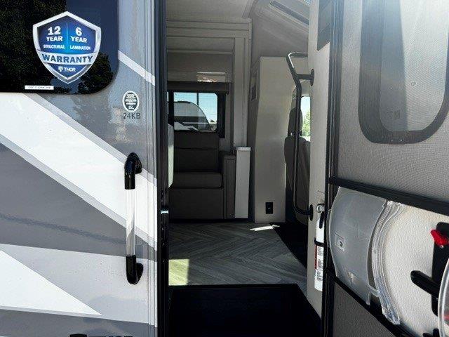 2027 Thor Motor Coach Gemini AWD 24KB - Image 5