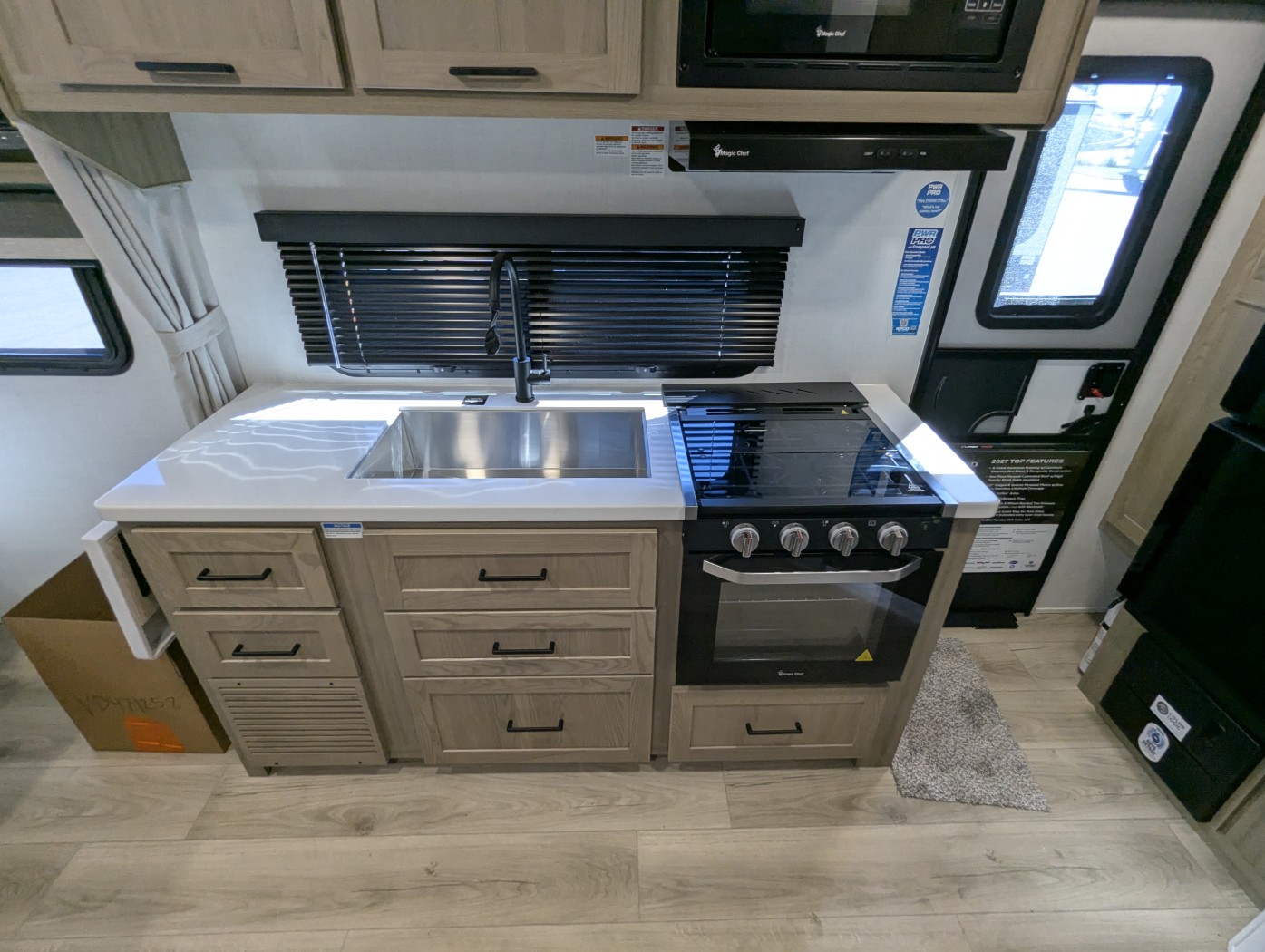 2027 Forest River Rockwood Mini Lite 2109S - Image 13