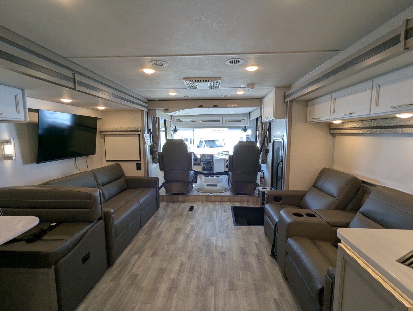 2025 Thor Motor Coach Windsport 35R - Image 43