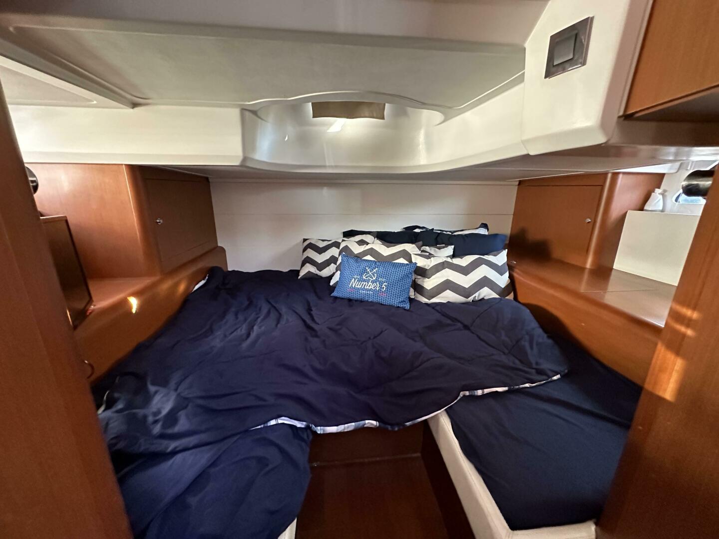 2013 BENETEAU 50 GRAN TURISMO Base - Image 17