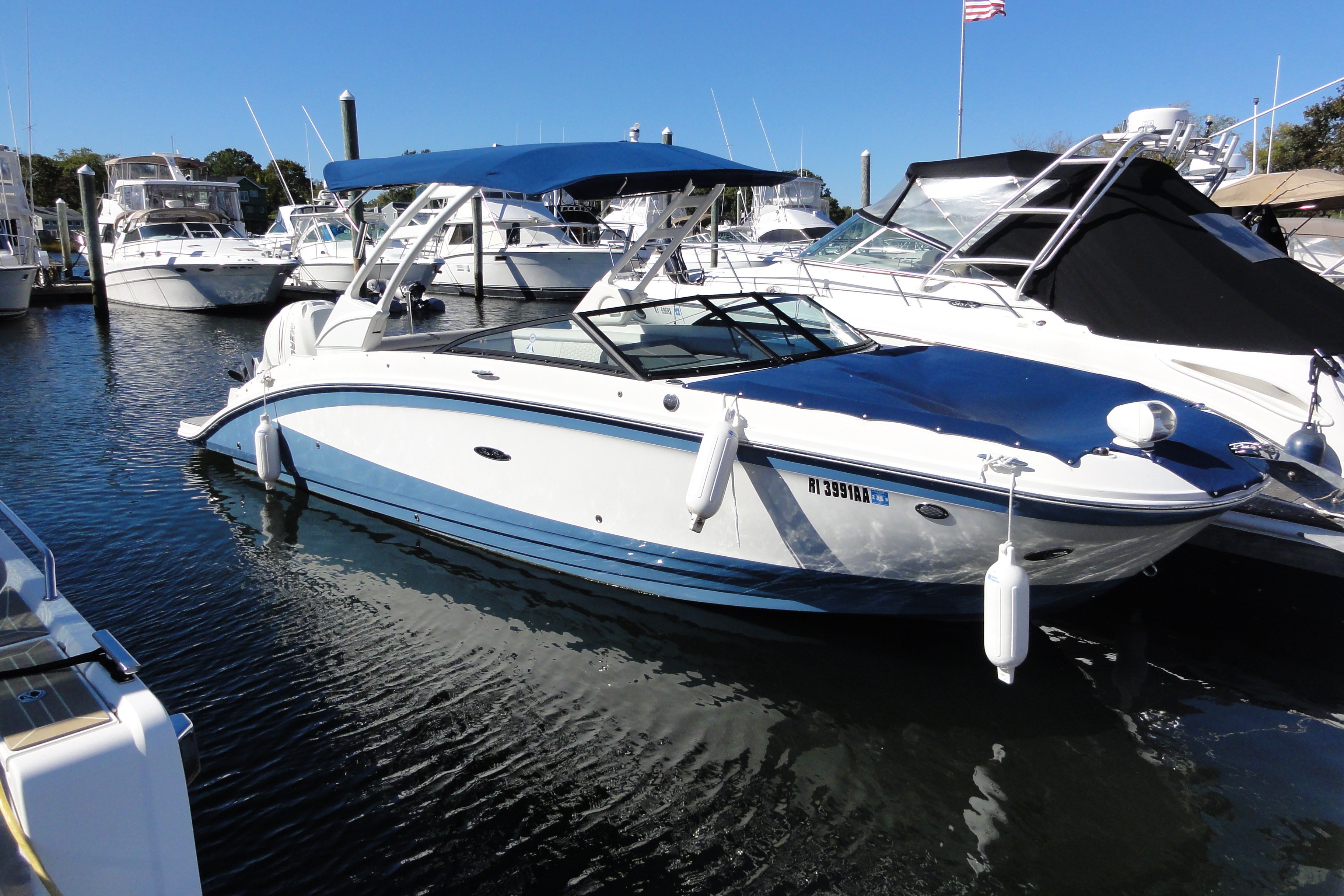 2021 Sea Ray SDX 270 Outboard - Image 1