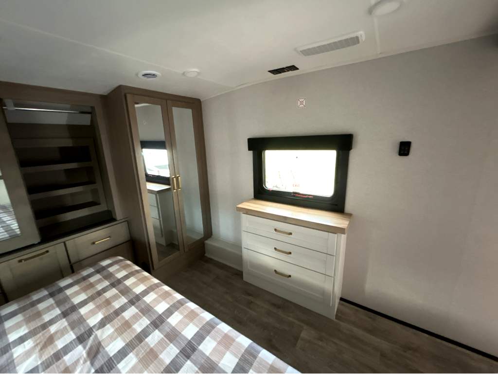 2026 JAYCO EAGLE 335LSTS - Image 18