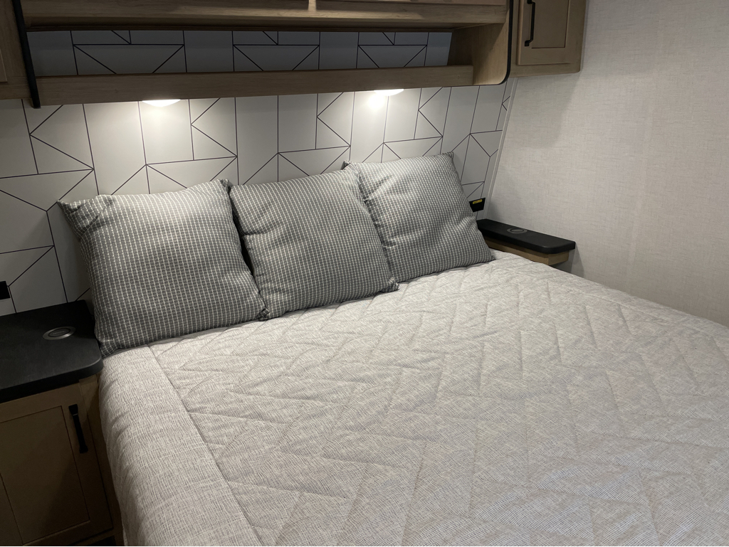 2023 Keystone Raptor 362 - Image 23
