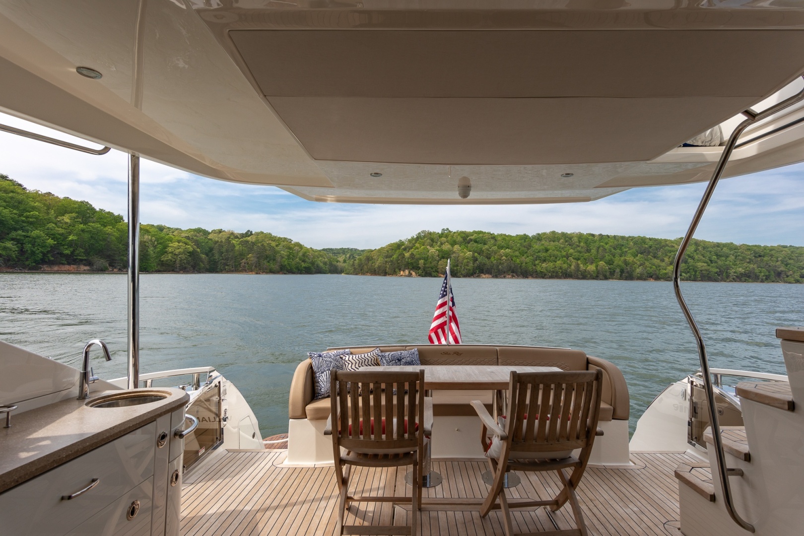 2018 Sea Ray L650 FLY - Image 15