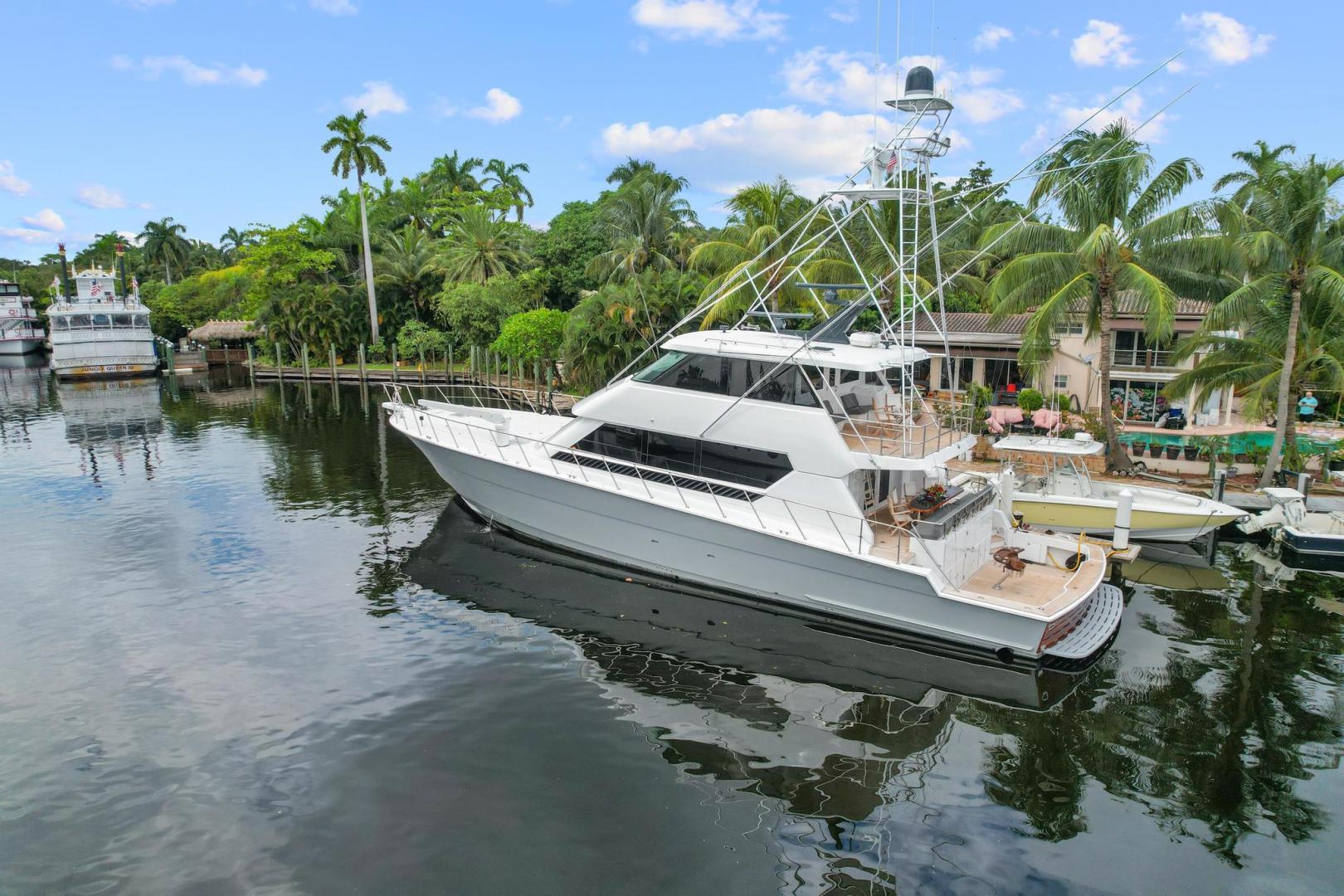 1998 Hatteras 82 Convertible - Image 4