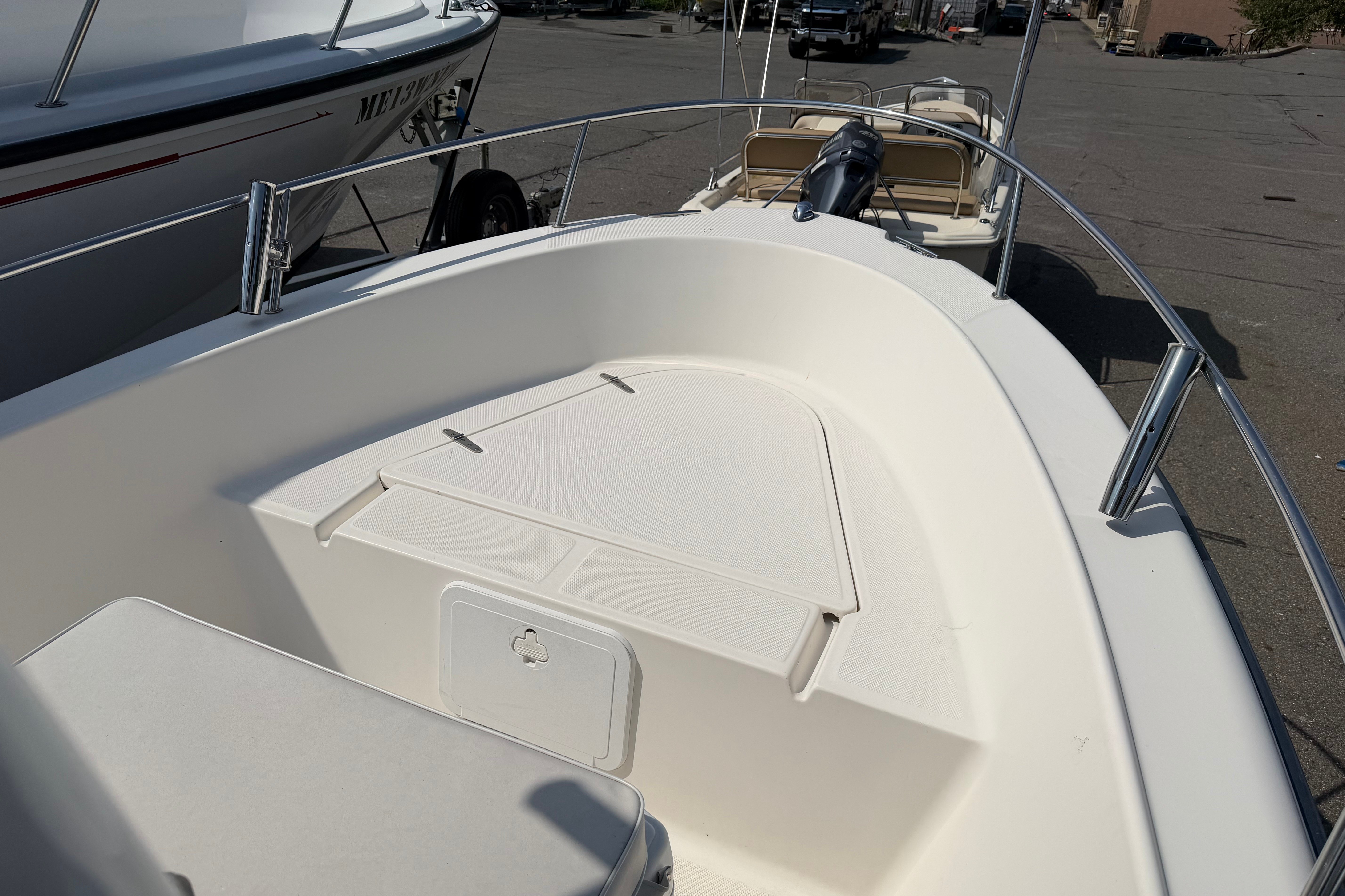 2005 Sea Hunt Triton 186 - Image 8