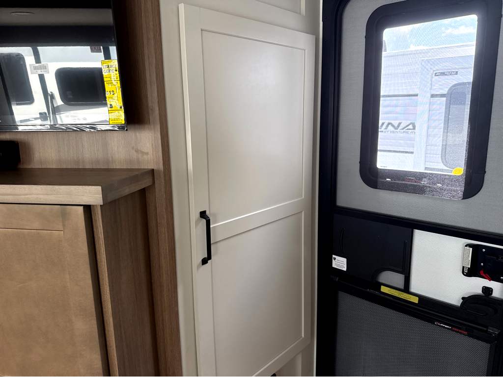 2027 VENTURE RV SPORTTREK 333VIK - Image 29