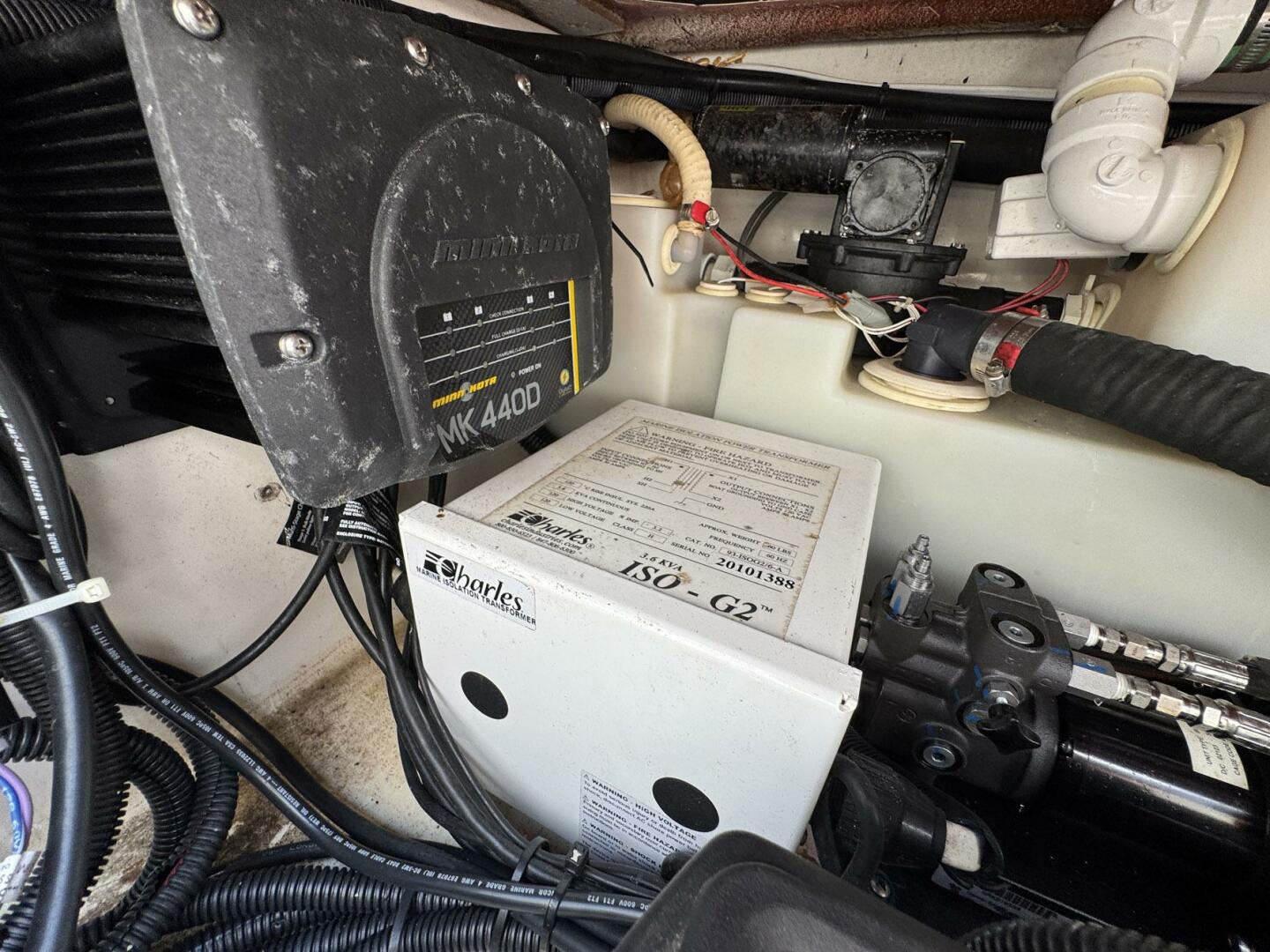 2011 Boston Whaler 305 Conquest - Image 49