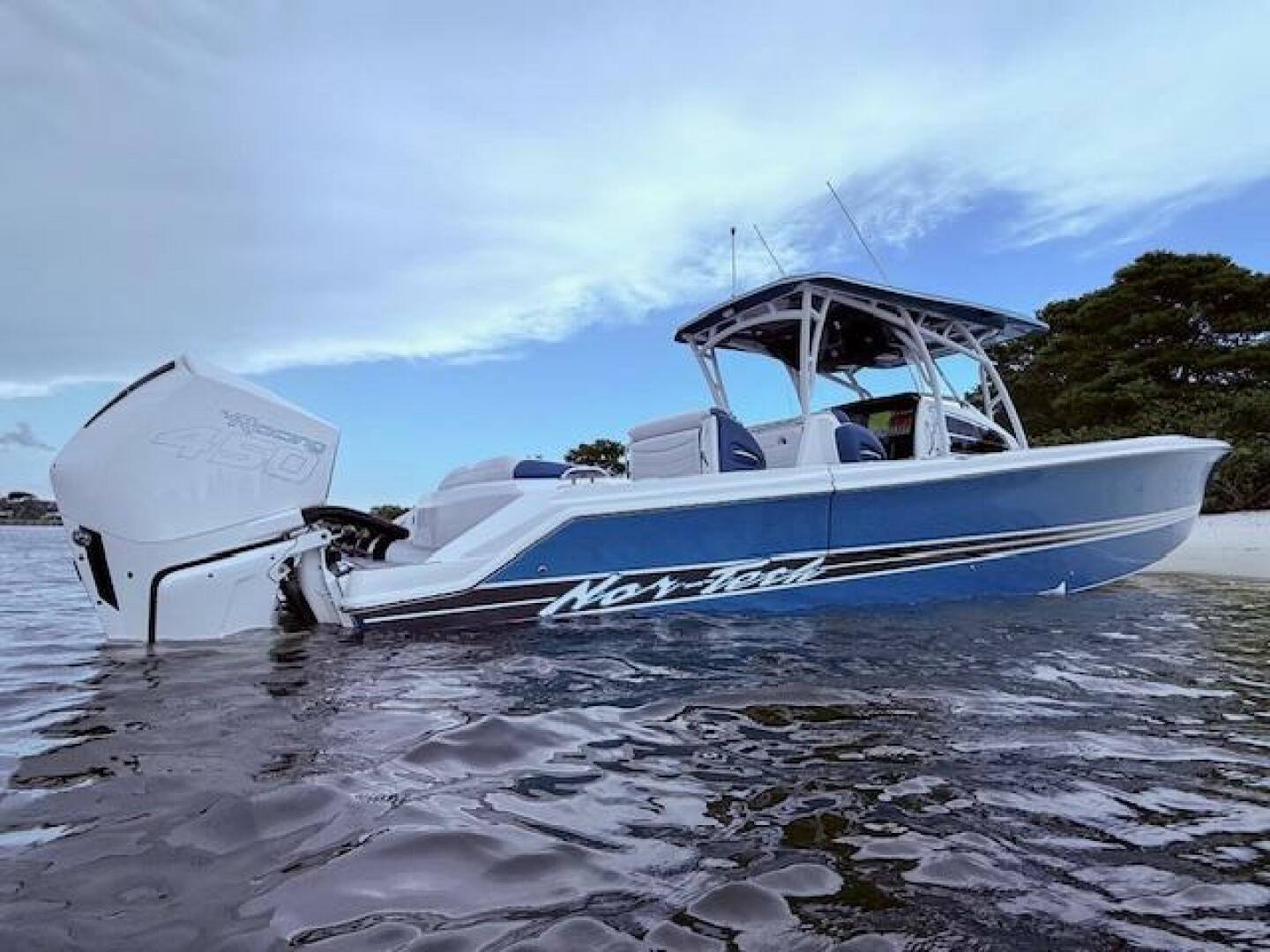 2022 Nor-Tech 390 Sport Center Console - Image 9