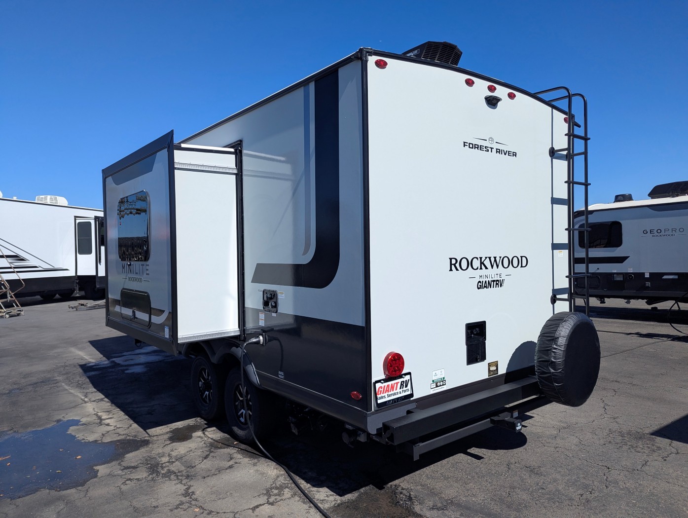 2026 Forest River Rockwood Mini Lite 2109S - Image 4