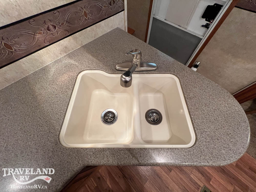 2012 FOREST RIVER SABRE 31CKTS - Image 14