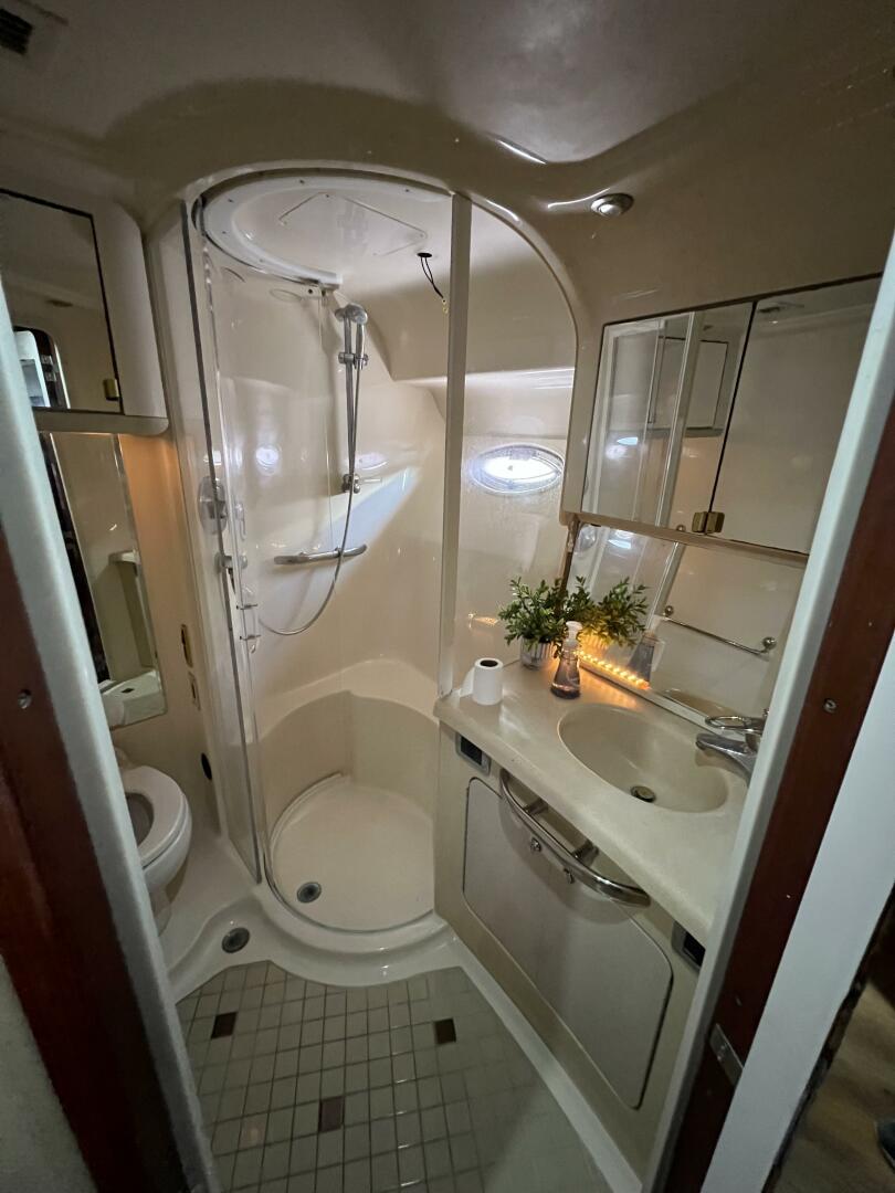 2002 Sea Ray 560 Sedan Cruiser - Image 38