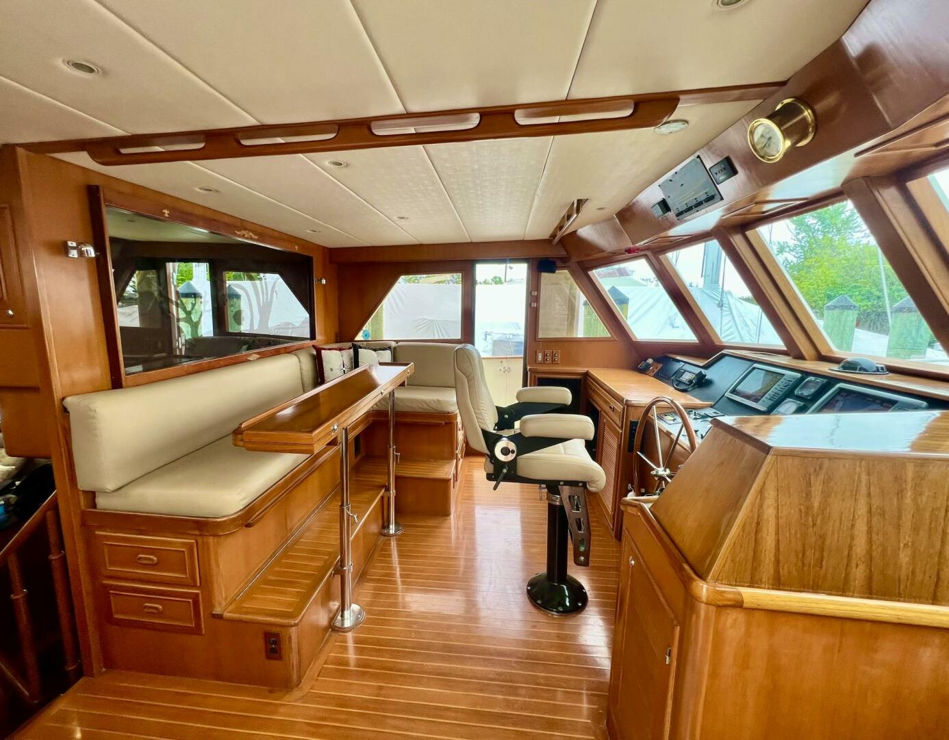 2000 Grand Alaskan 60 Pilothouse - Image 12