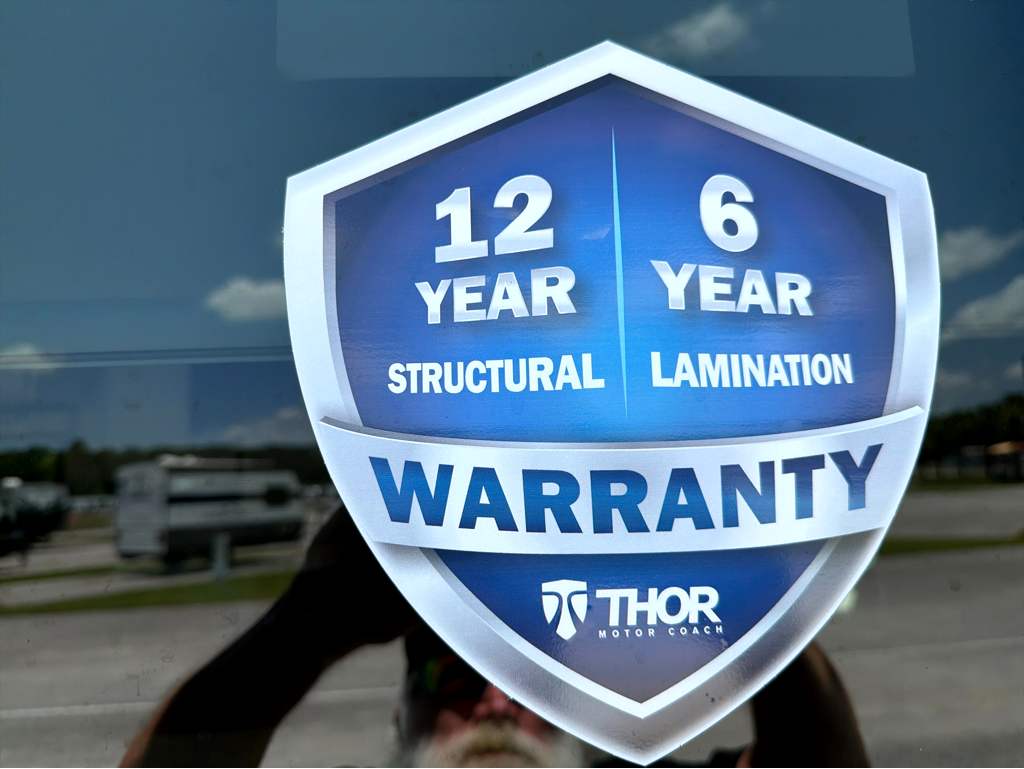 2027 THOR MOTOR COACH MAGNITUDE GA28 - Image 35