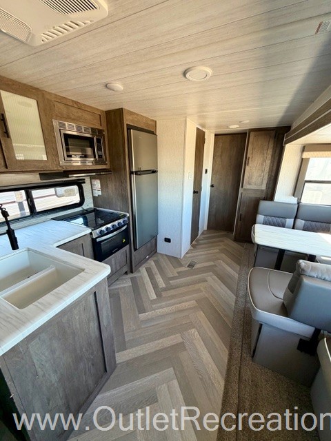 2022 Forest River Salem 31KQBTS - Image 10