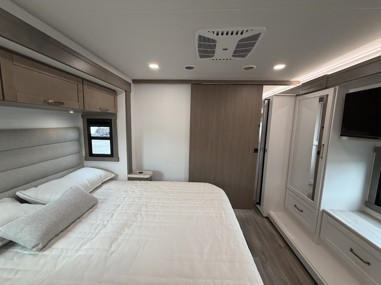 2027 JAYCO PRECEPT 36C - Image 59