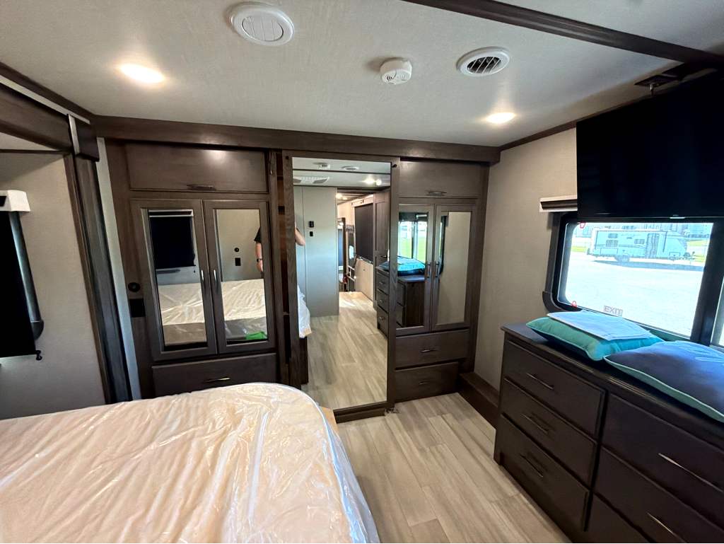 2022 GRAND DESIGN SOLITUDE 390RK - Image 25