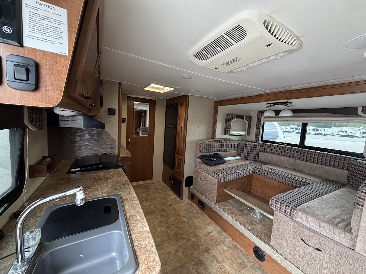 2016 Lance LANCE 2295 - Image 5