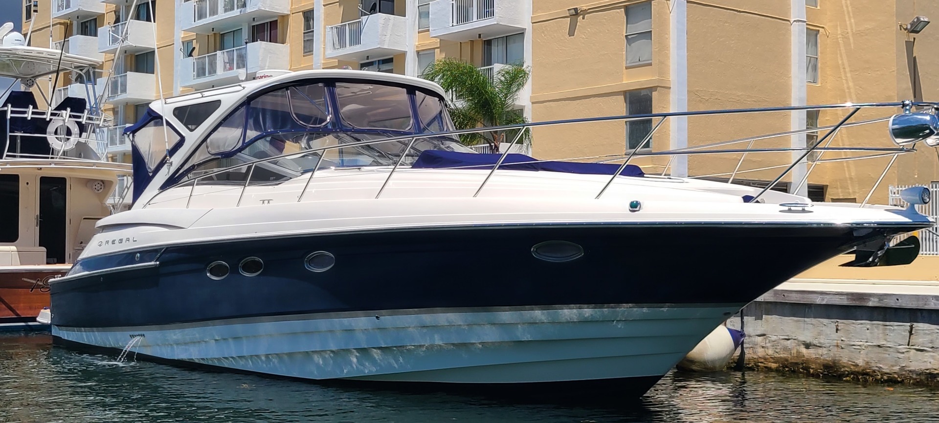 2007 Regal 4460 Commodore - Image 3