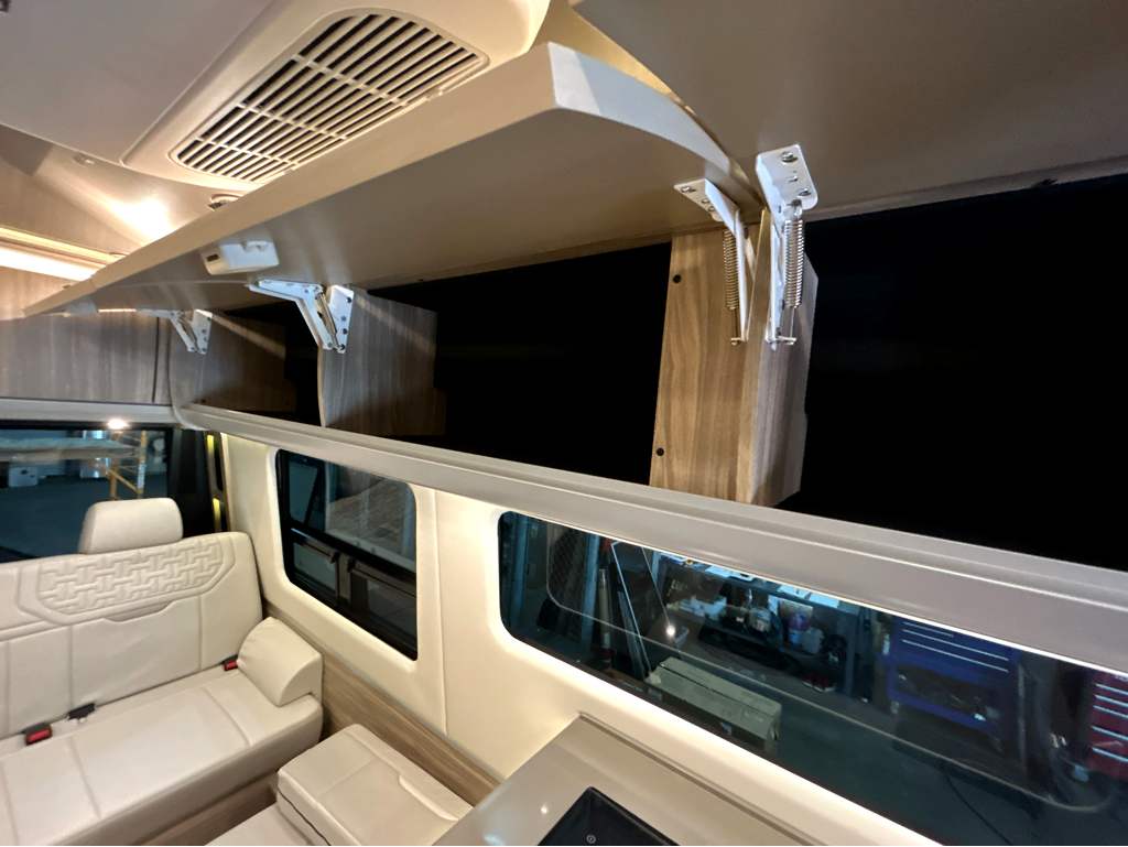 2027 AIRSTREAM INTERSTATE 24GL - Image 18