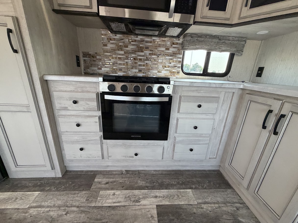 2022 FOREST RIVER SANDPIPER 330BH - Image 23