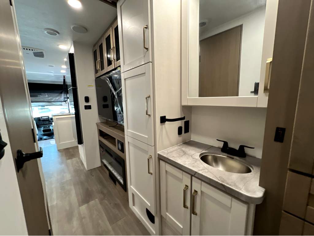 2027 ENTEGRA COACH ODYSSEY 30Z - Image 18