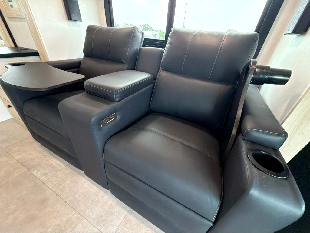 2027 JAYCO MELBOURNE PRESTIGE 25LP - Image 20