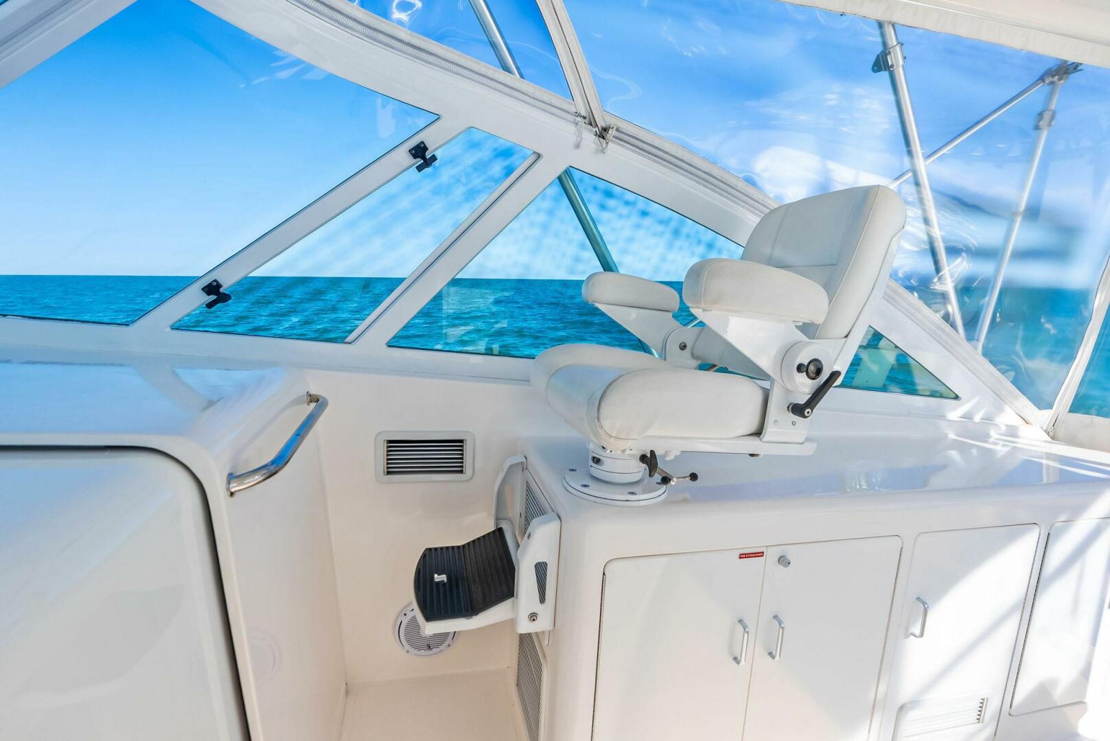 2006 Cabo 45 Express - Image 30