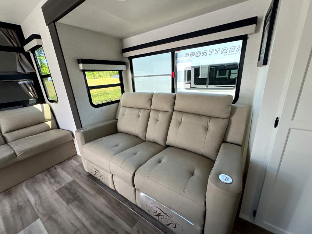 2026 VENTURE RV SPORTTREK 271VBH - Image 6