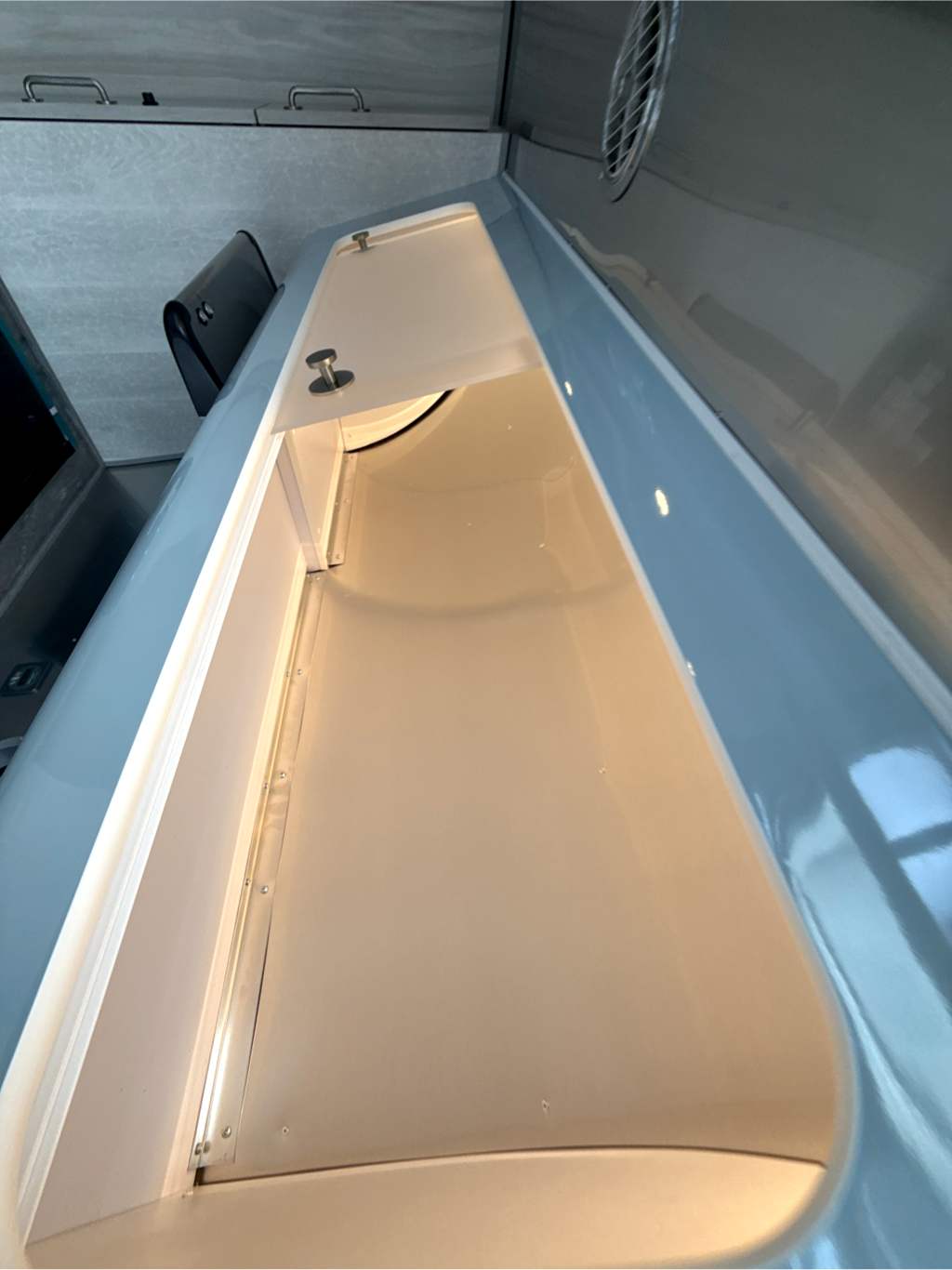 2027 Airstream International 25FB - Image 16