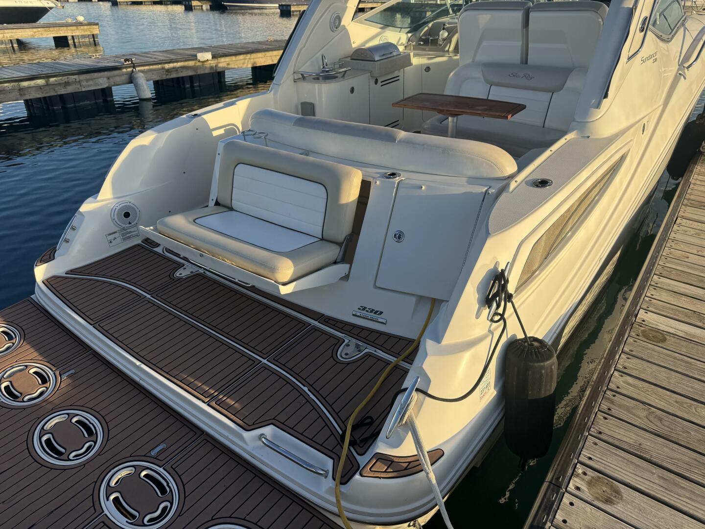 2011 Sea Ray 330 Sundancer - Image 8