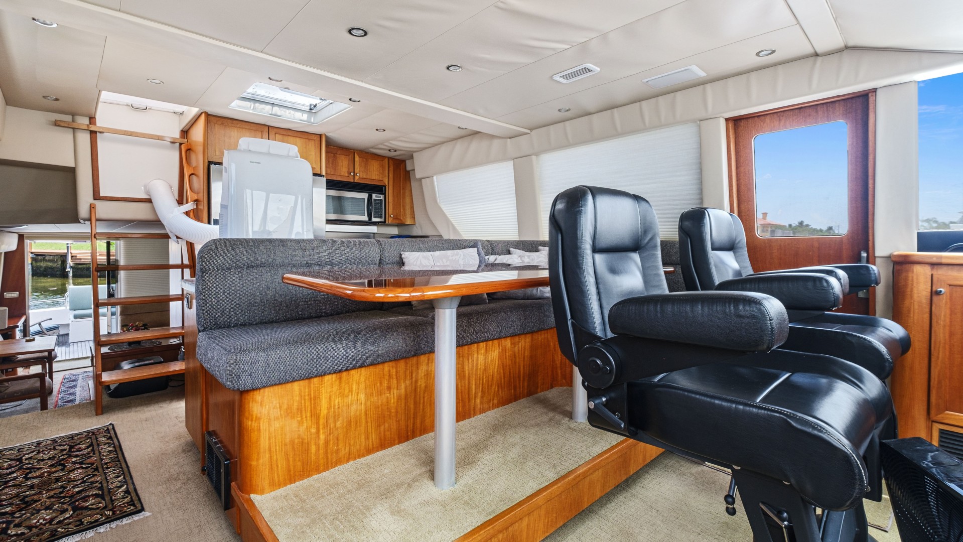 2000 Pacific Mariner 65 Motoryacht - Image 27