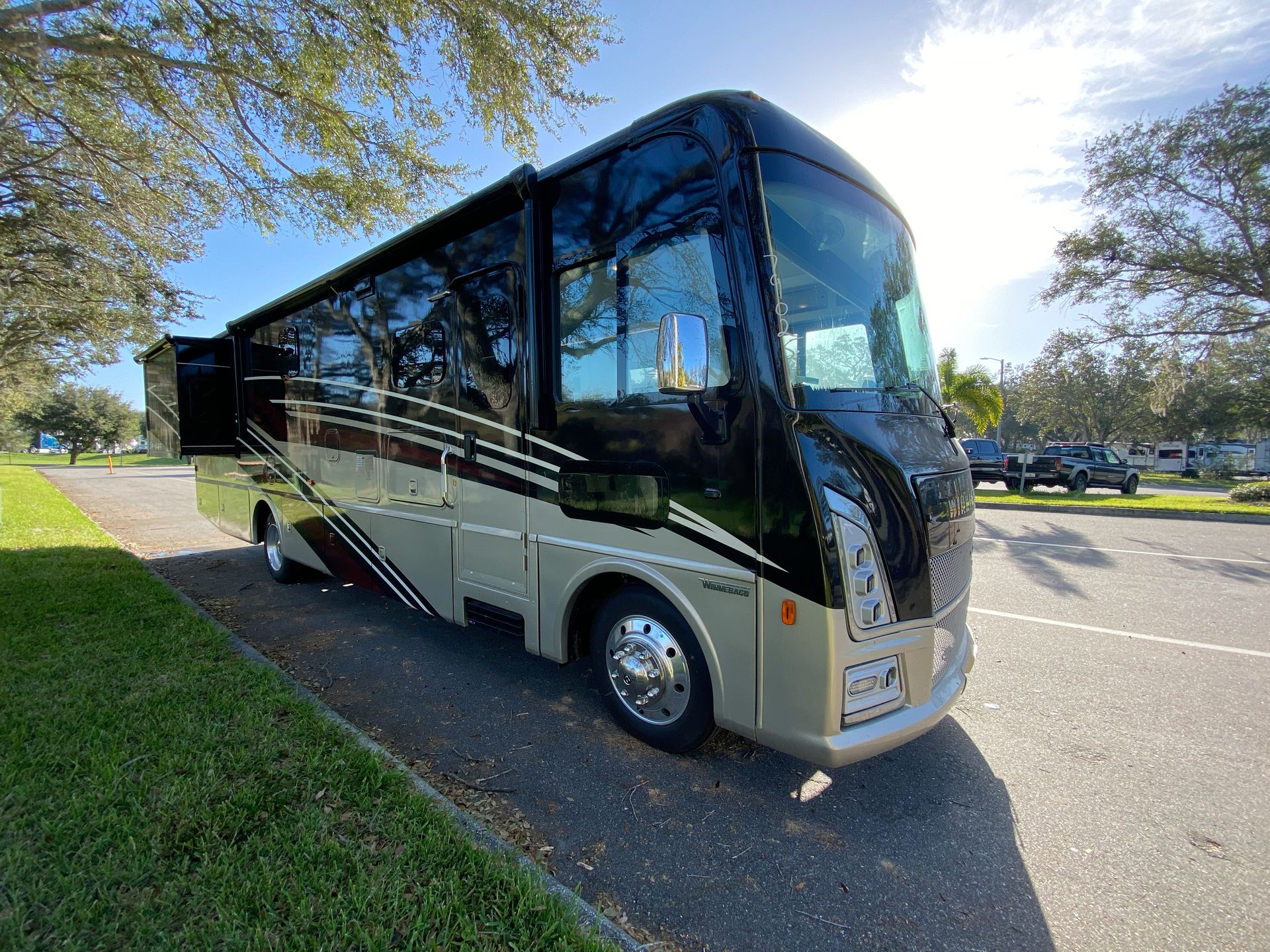 2025 Winnebago Adventurer