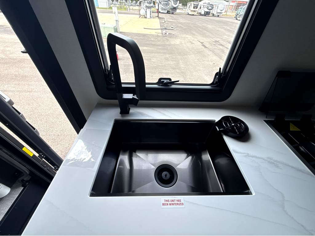 2027 Grand Design Lineage Series M 25FW - Image 30