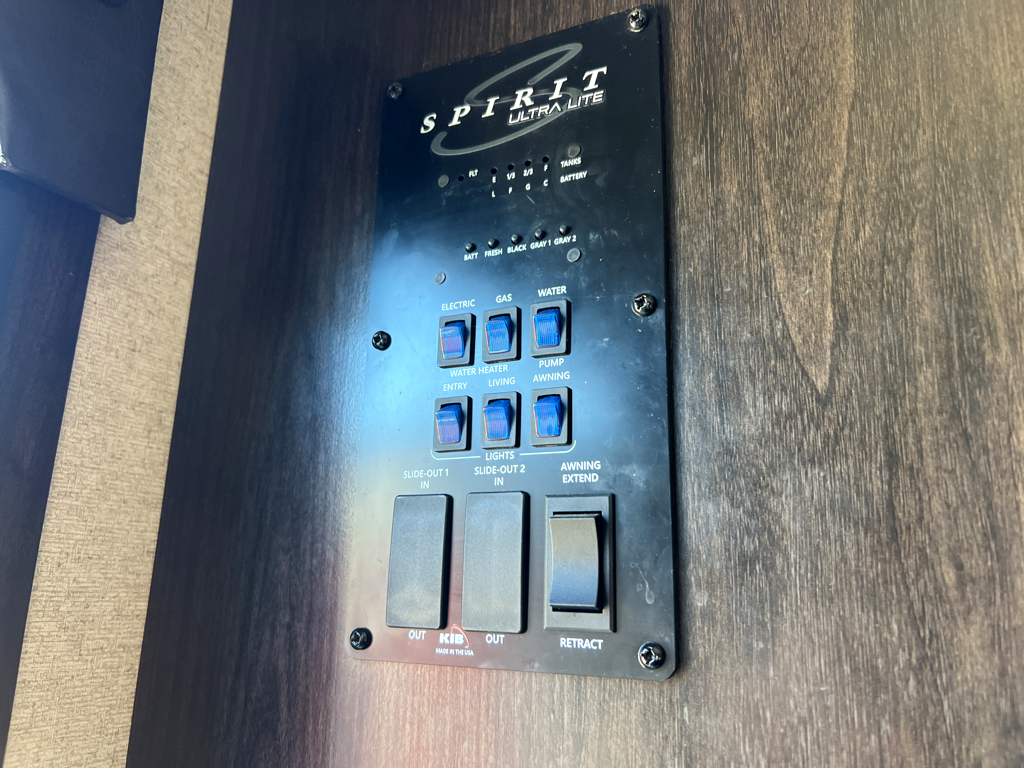 2019 COACHMEN SPIRIT 2245BH - Image 22