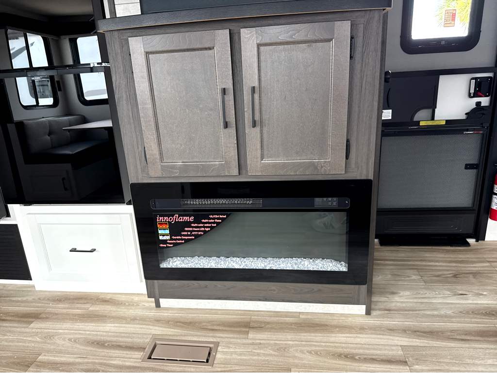 2027 VENTURE RV SPORTTREK 292VRB - Image 16