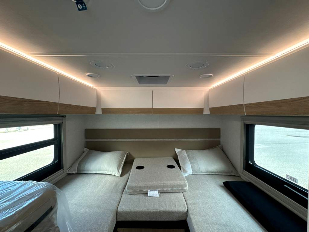 2027 THOR MOTOR COACH TIBURON 24XL - Image 20