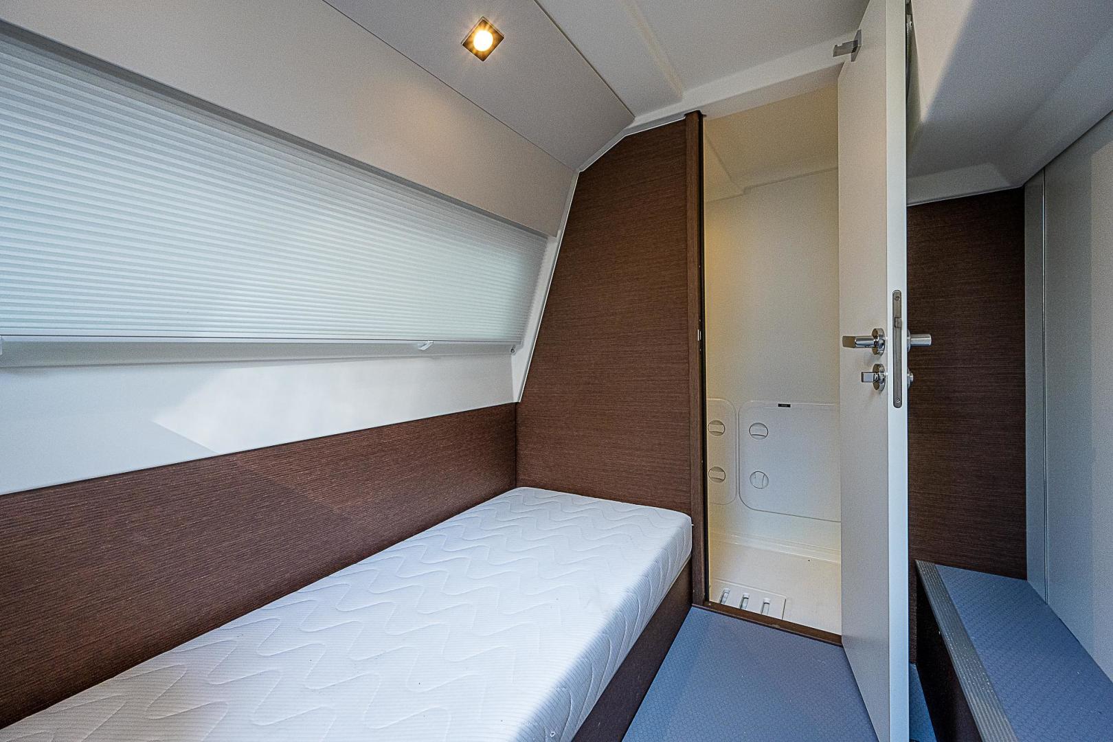 2022 Prestige 520 Fly - Image 38