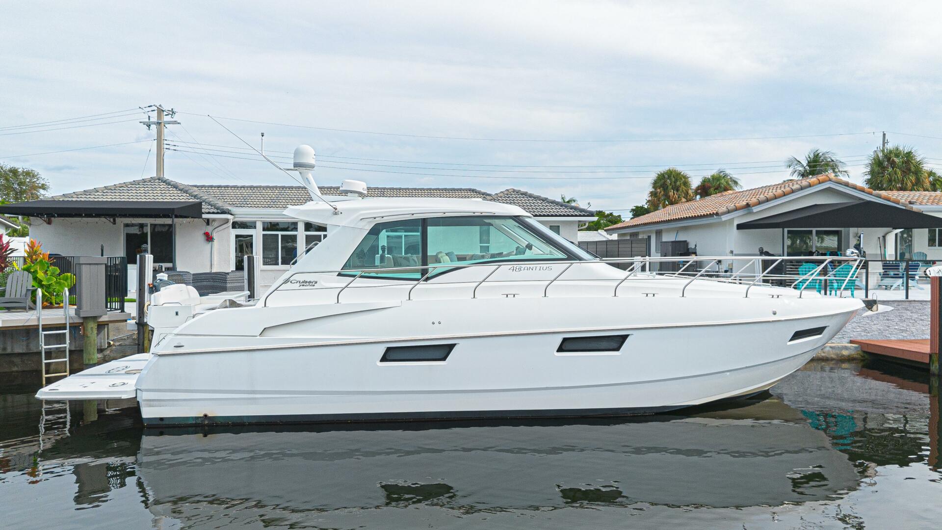 2012 Cruisers Yachts 48 Cantius - Image 1