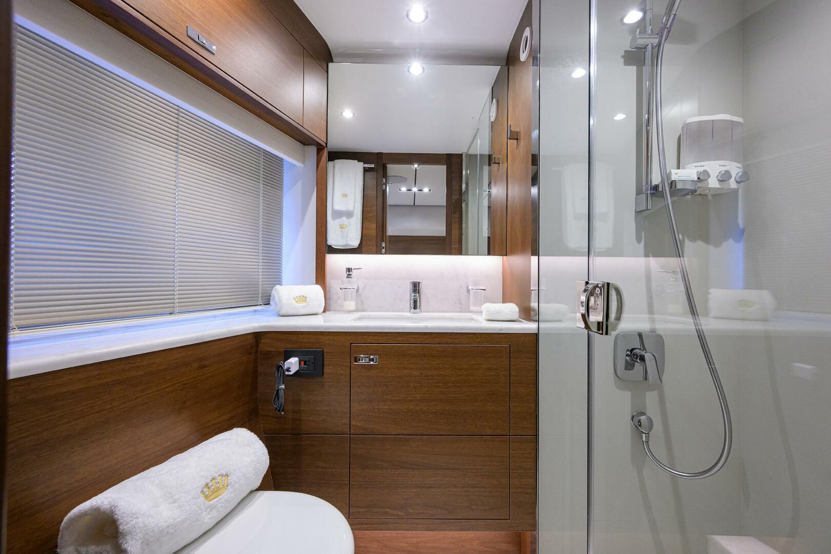 2003 Jupiter 31 Cuddy - Image 93