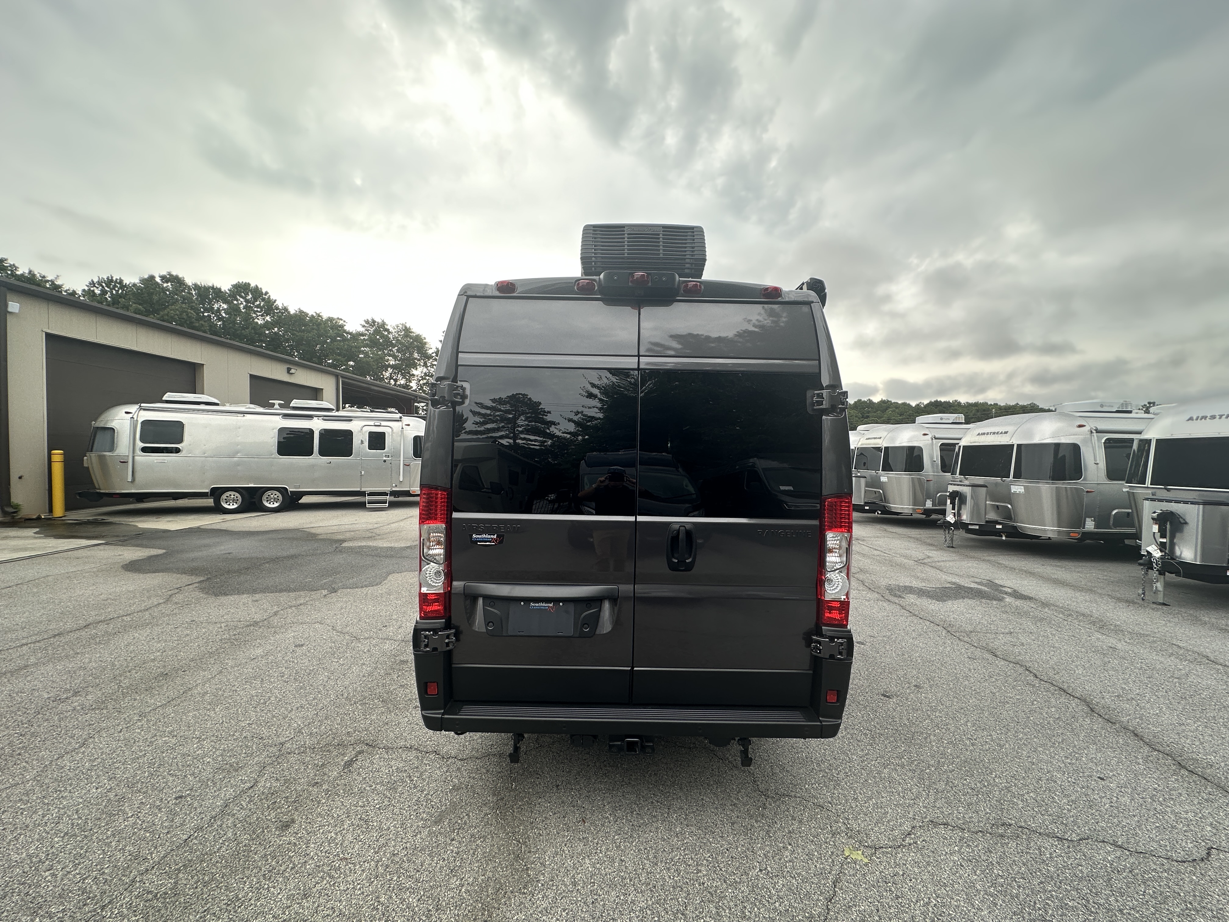 2027 Airstream Rangeline 21PS - Image 5