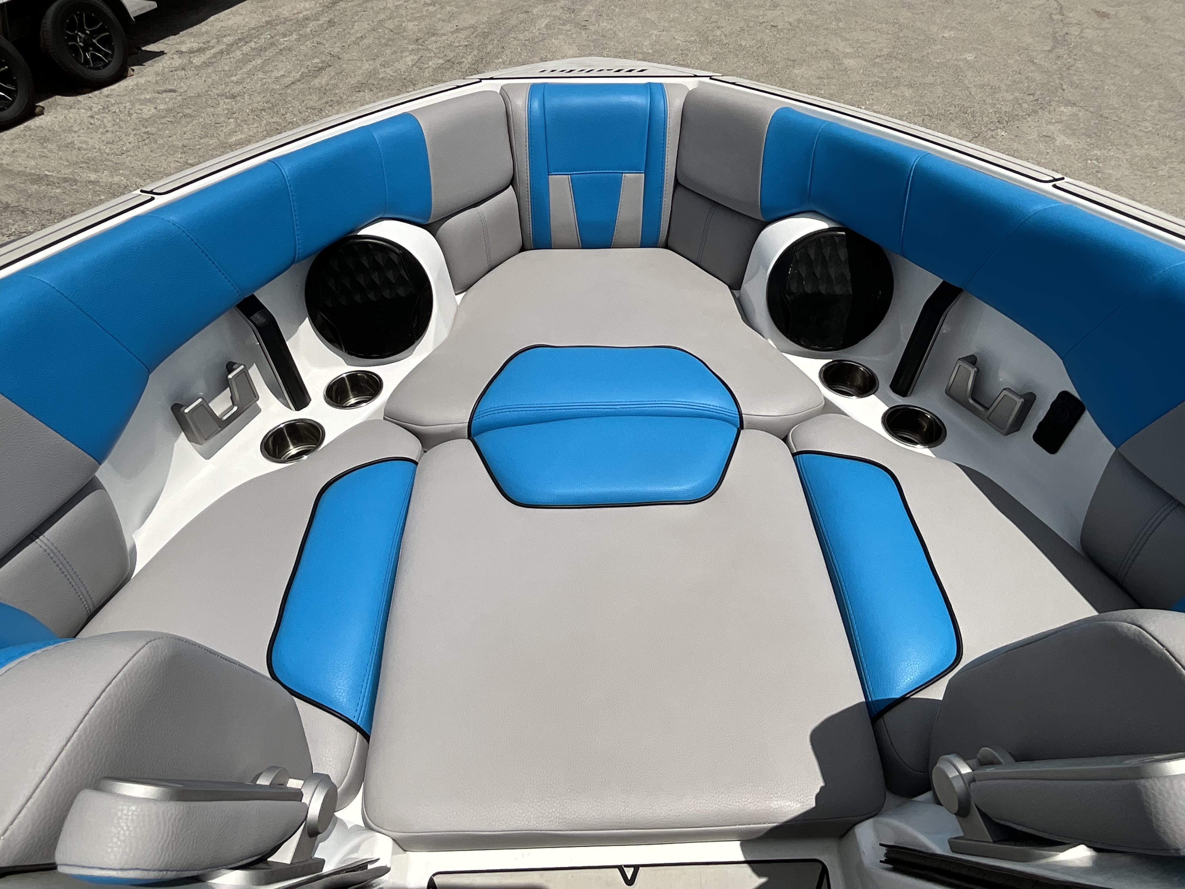 2022 MALIBU 23LSV - Image 29