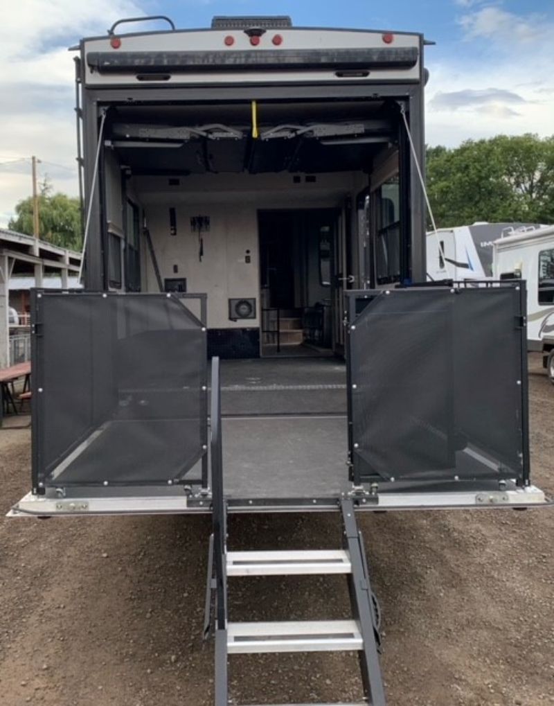2019 Dutchmen Voltage V3655 - Image 5