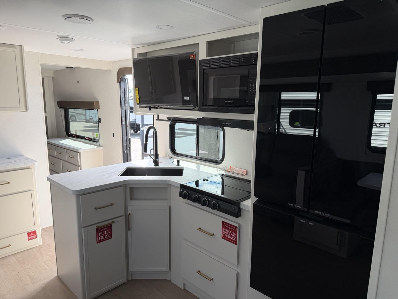 2026 Grand Design Transcend 335BHT - Image 19