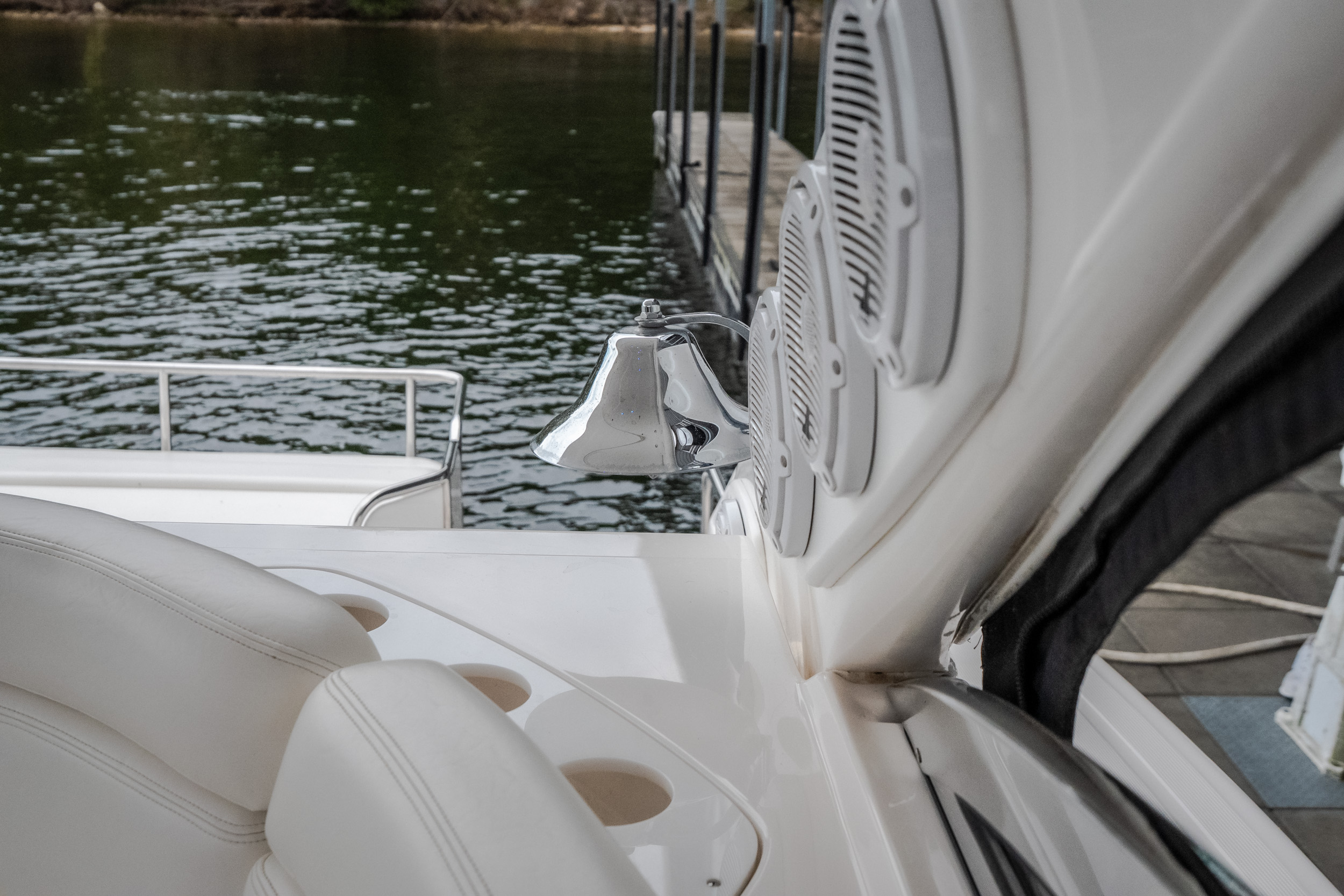 2009 Regal 4460 Express Cruiser - Image 15