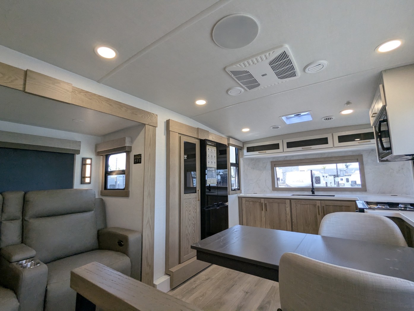 2027 Forest River Rockwood Signature 290SFK - Image 16
